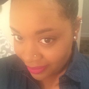 Meet your Posher, Liana